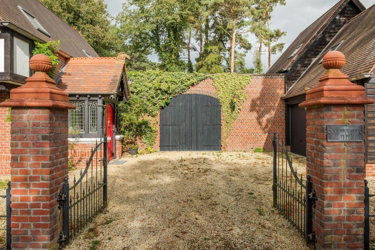 Beautiful English Villa With Hottub Zuidwolde  Zewnętrze zdjęcie