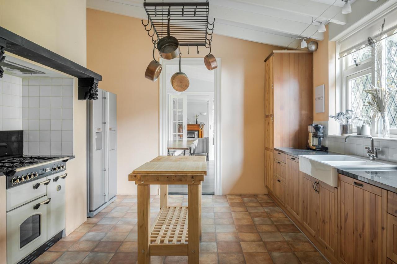 Beautiful English Villa With Hottub Zuidwolde  Zewnętrze zdjęcie
