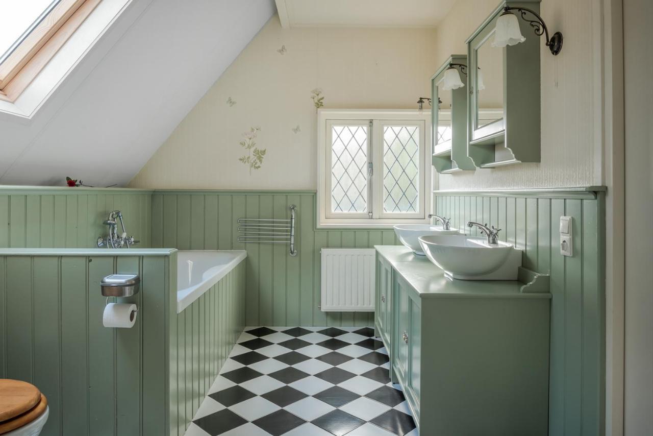 Beautiful English Villa With Hottub Zuidwolde  Zewnętrze zdjęcie