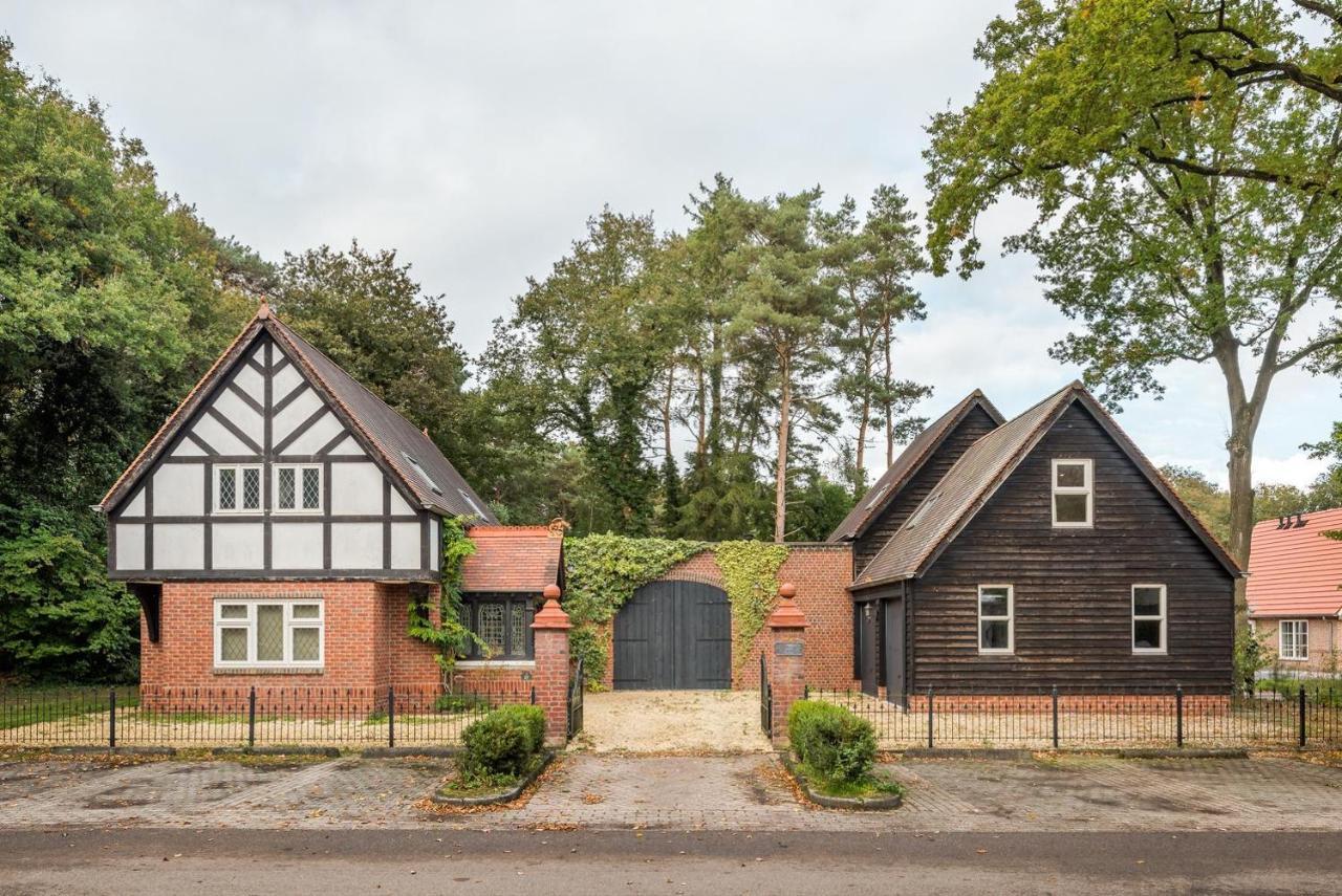 Beautiful English Villa With Hottub Zuidwolde  Zewnętrze zdjęcie