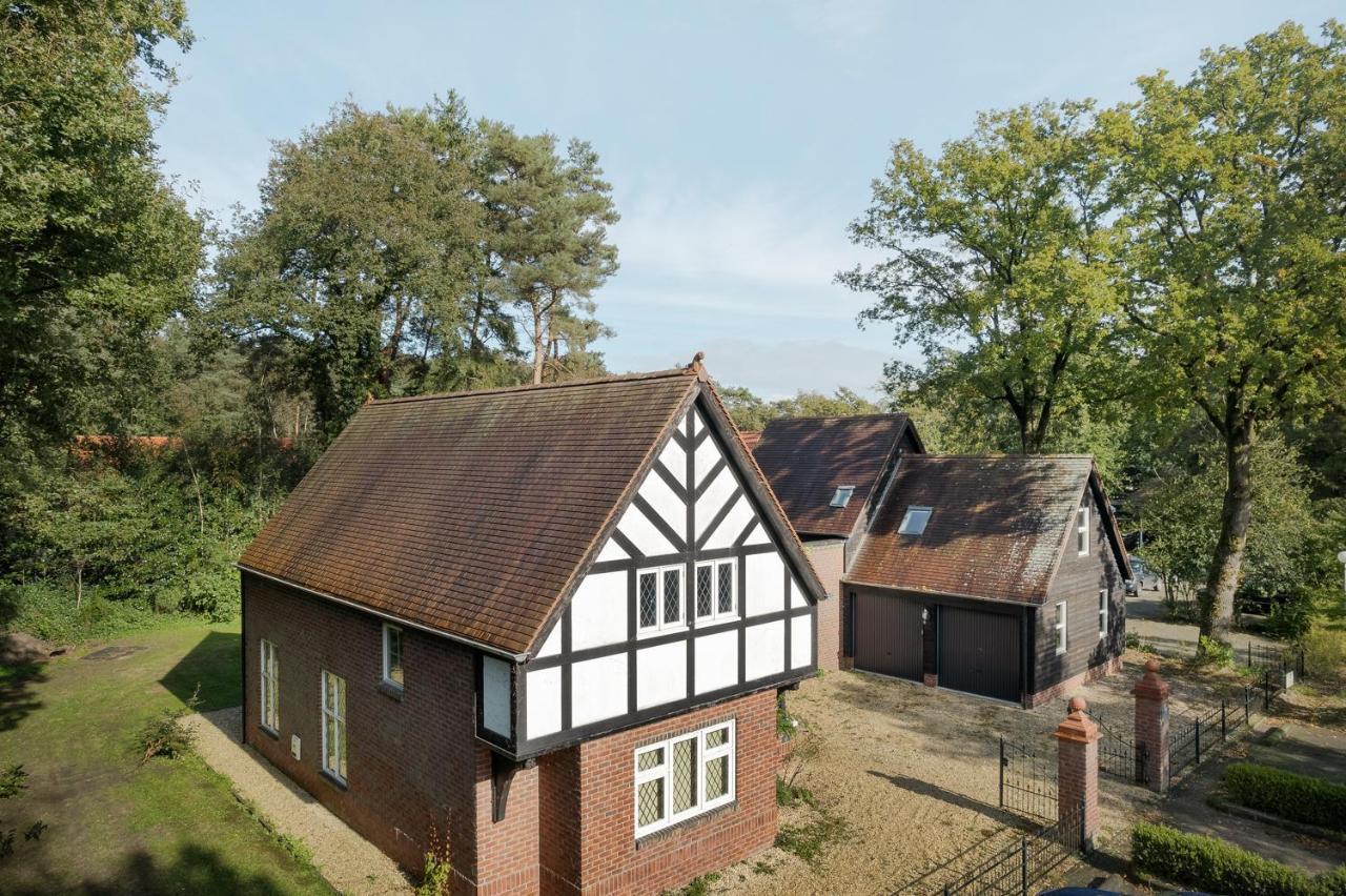 Beautiful English Villa With Hottub Zuidwolde  Zewnętrze zdjęcie
