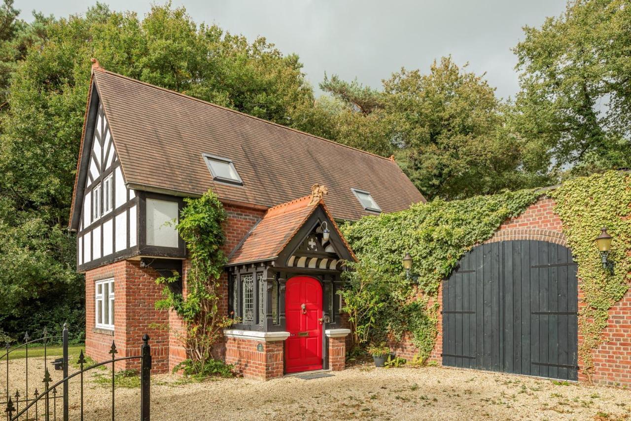 Beautiful English Villa With Hottub Zuidwolde  Zewnętrze zdjęcie