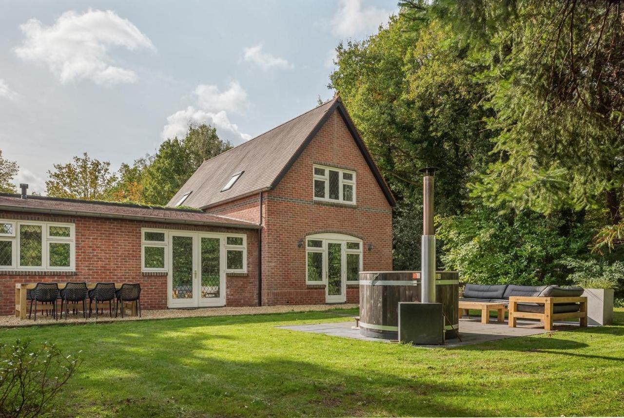 Beautiful English Villa With Hottub Zuidwolde  Zewnętrze zdjęcie