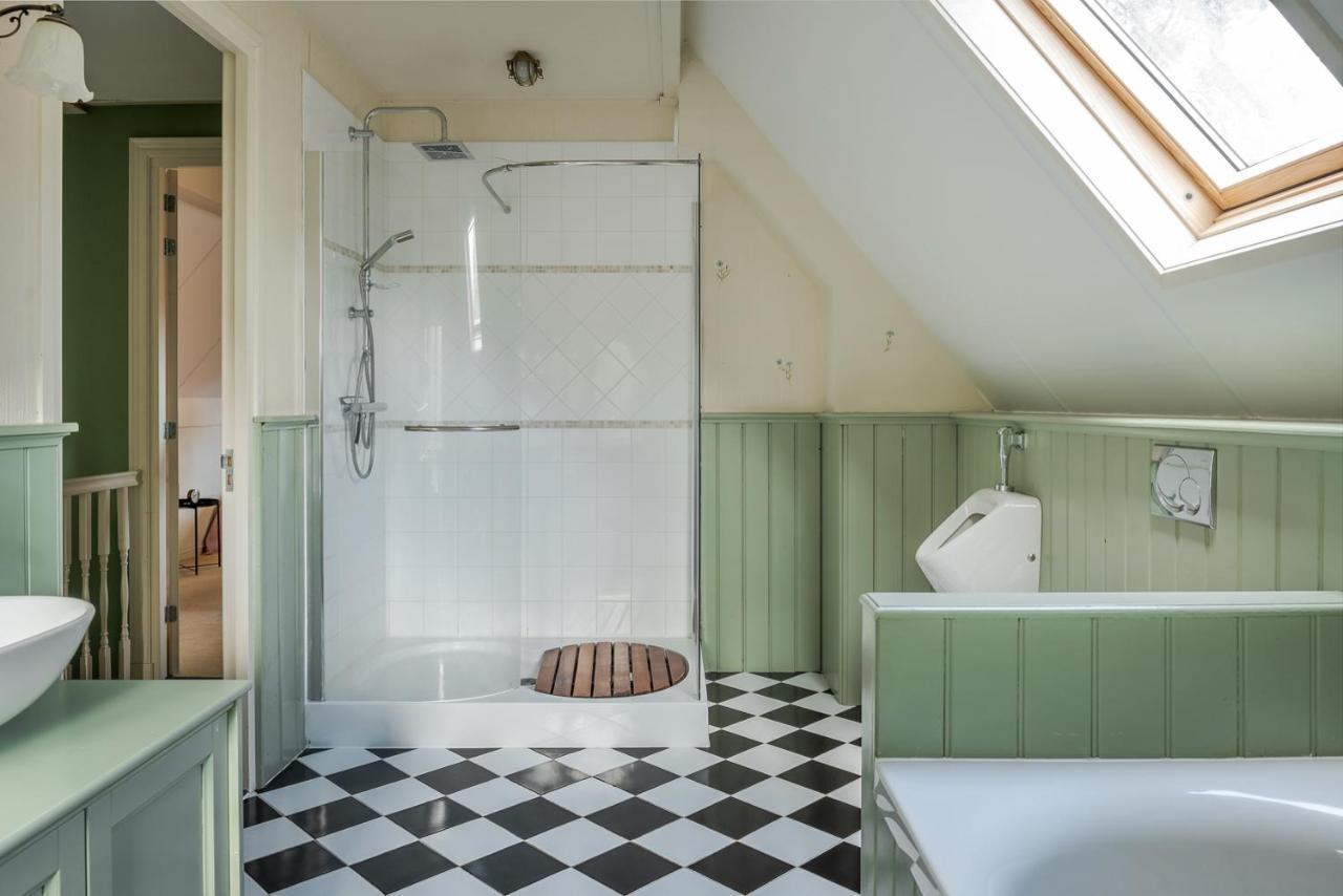 Beautiful English Villa With Hottub Zuidwolde  Zewnętrze zdjęcie